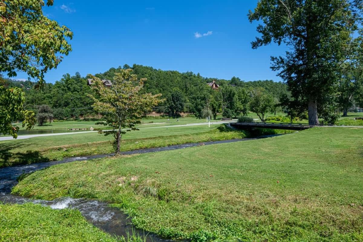 Mountain Mist Villa Gatlinburg Exterior photo